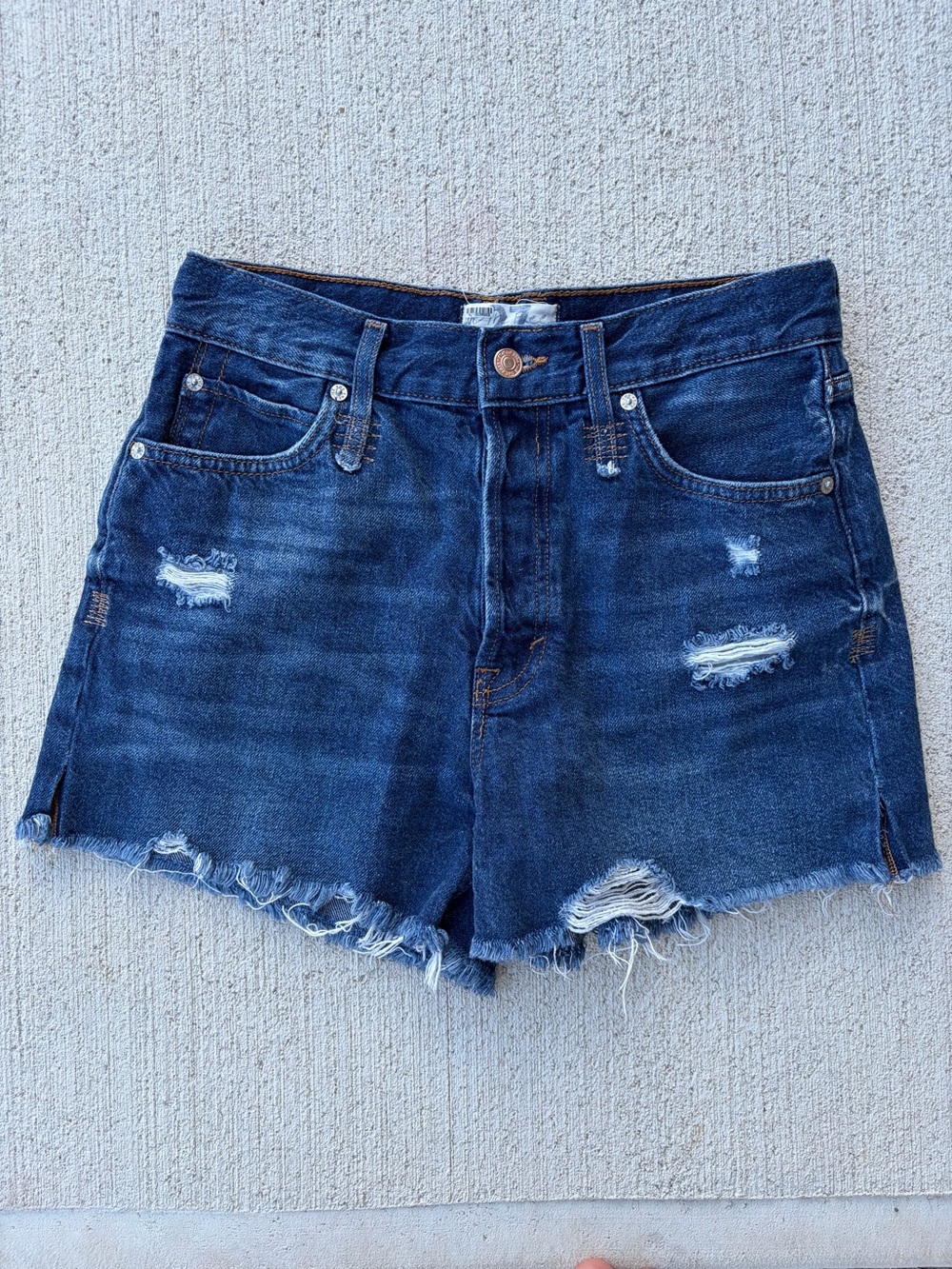free people we the free distressed denim shorts size 27